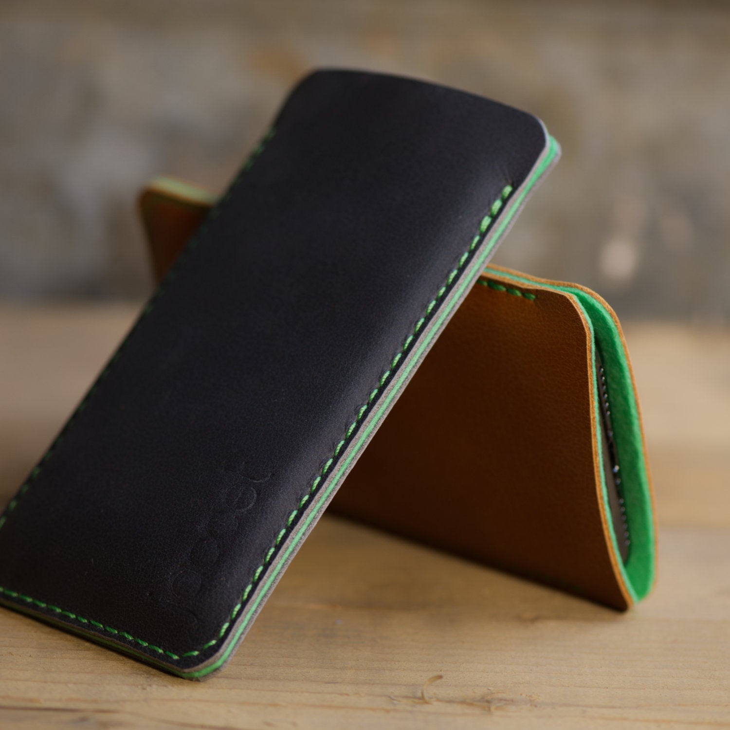 JACCET leather iPhone sleeve - anthracite/black leather with green wool felt. 100% Handmade