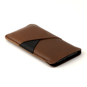 Full-grain leather OnePlus sleeve - Brown leather with two pockets voor cards