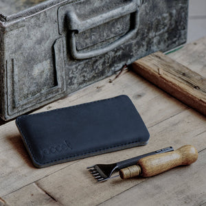 JACCET leather OnePlus sleeve - anthracite/black leather with grey wool felt. 100% Handmade