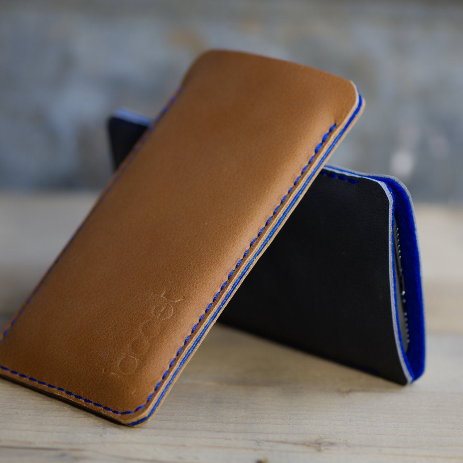 JACCET leather OnePlus sleeve - Cognac color leather with blue wool felt - 100% Handmade
